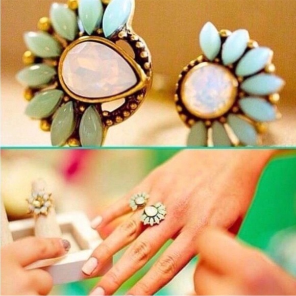 Stella & Dot Zinnia Split Stone Ring - Picture 2 of 6